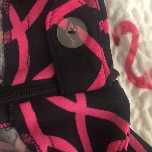 Adrienne Vittadini Black and Pink skirt 12 - Picture 3 of 4